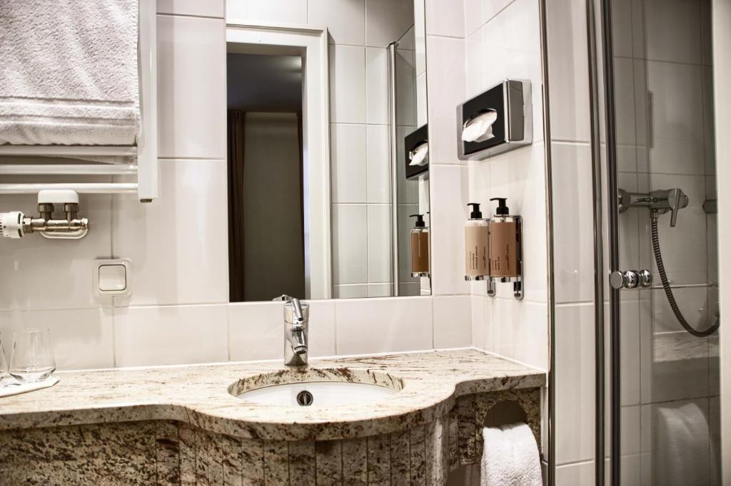 Hotel Fuchs "Life-Style Mit Night-Life" Saarbrücken Pokoj fotografie